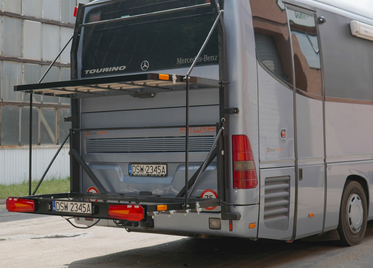 swiatla-do-kamperow-2 Eclairage 12 volts pour camping-car - pour la cabine et le coffre