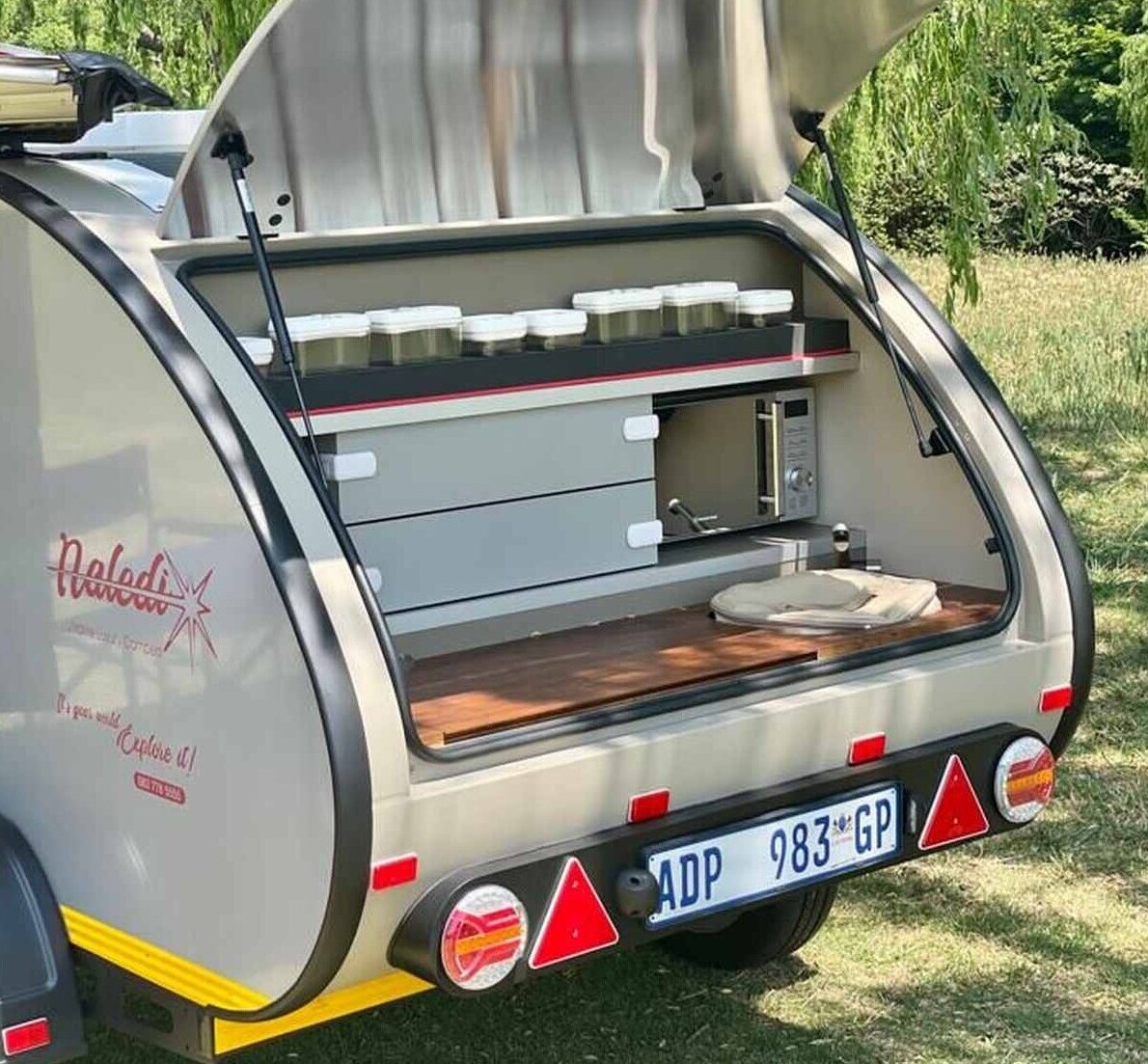 swiatla-do-kamperow-7-e1749477408525 Où trouver des éclairages éprouvés pour les camping-cars et les caravanes?