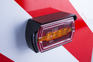 ZPR 3020 (8.2.2) Kit de feux à LED 12/24 V avec panneau pour charges hors gabarit, avec prise et connecteur Superseal